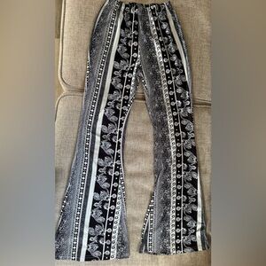 PRINTED FLARE LEGGINGS